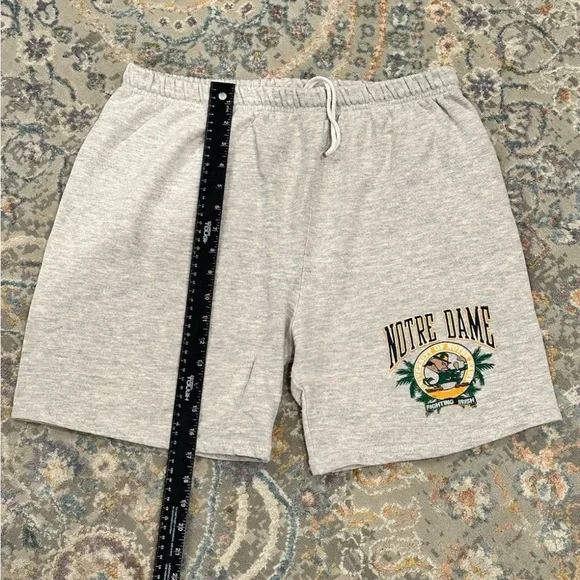 Vtg 90s Classics By Tullex Notre Dame Fighting Irish Sweat Shorts Grey Sz L USA - Picture 4 of 8